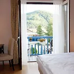Vegan & Restaurant Guest house *