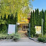 Гостевой дом Vegan & Restaurant *