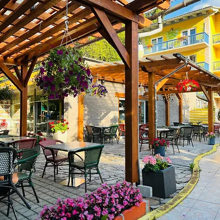 Vegan & Restaurant Penzion