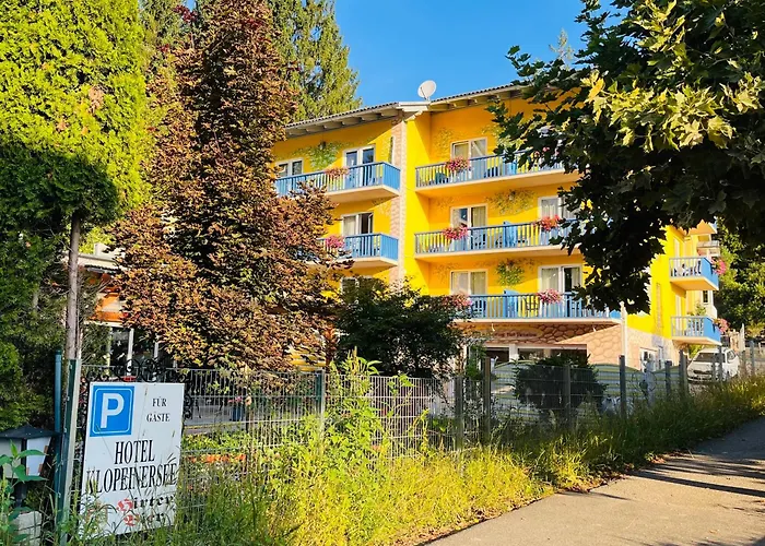 Vegan & Restaurant בית הארחה