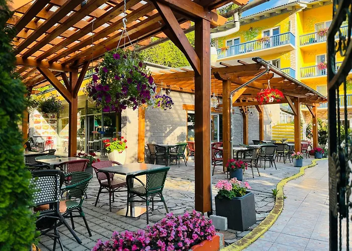 Vegan & Restaurant בית הארחה