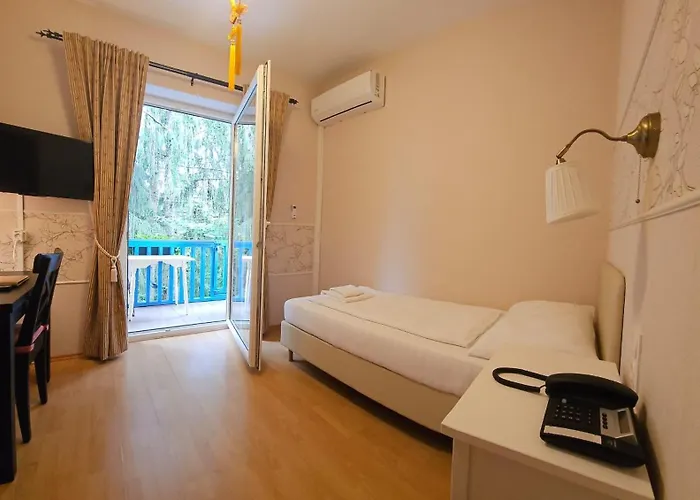 בית הארחה Vegan & Restaurant *